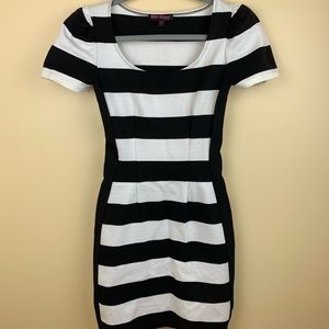 Betsey Johnson bodycon black/white striped dress
